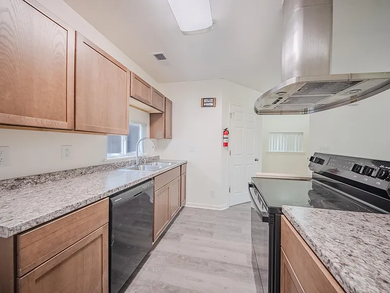 2472 Hawks Ave #2 — Photo 11