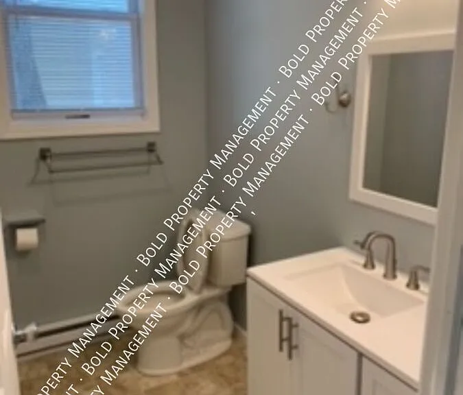 910 Walnut St #1 — Photo 12