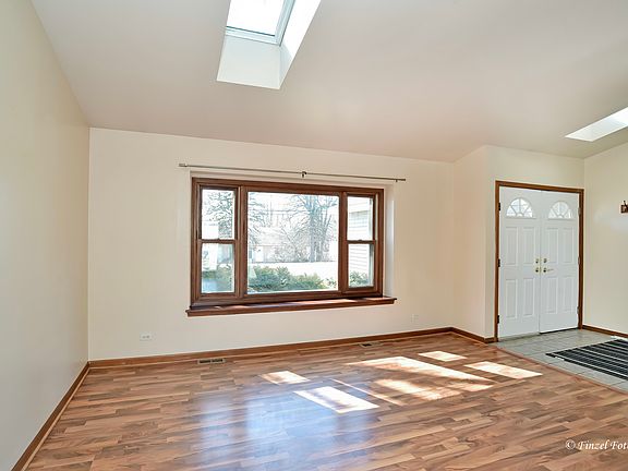4th image of 108 Hilltop Dr
