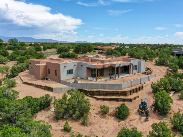 19 Painted Horse, Santa Fe, NM 87506