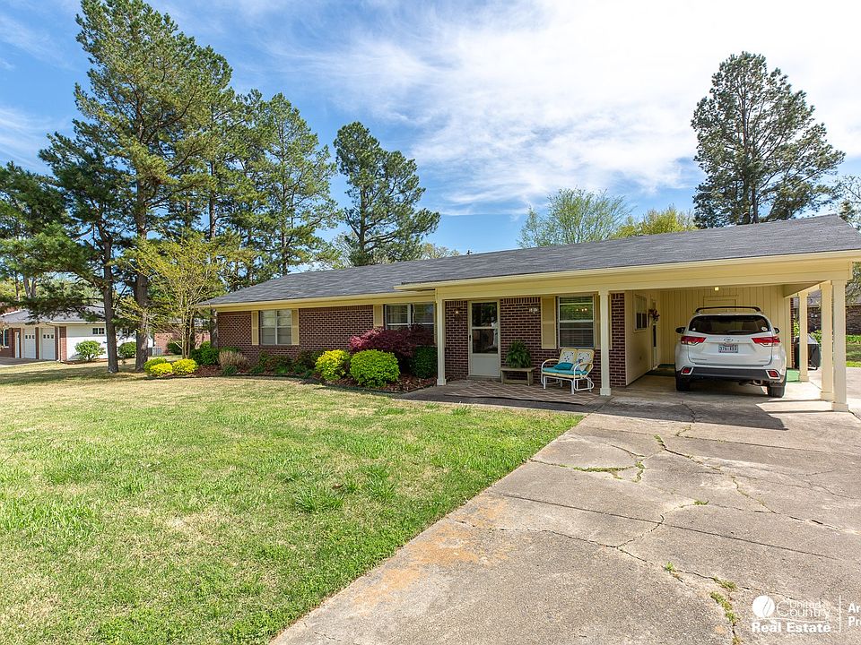 1st image of 1813 Oaklawn Dr