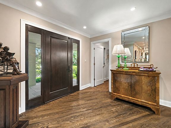 4th image of 620 Orchard Ln