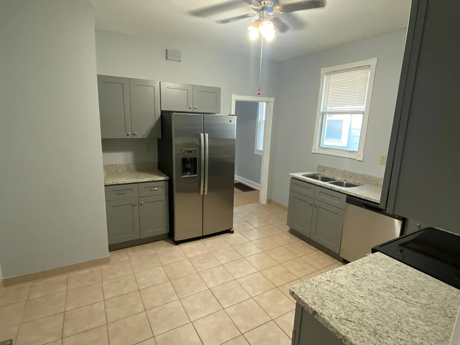 731 Elm St — Photo 2