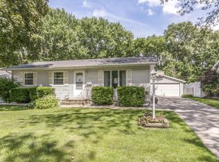 3708 Redbud Rd NE, Cedar Rapids, IA 52402