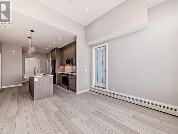 2nd image of 395 Skyview Pkwy NE #1303