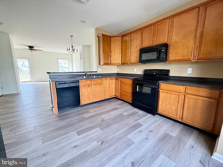 56 Nicholas Dr — Photo 7