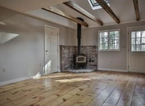 5th image of 8 Jefferson Dr