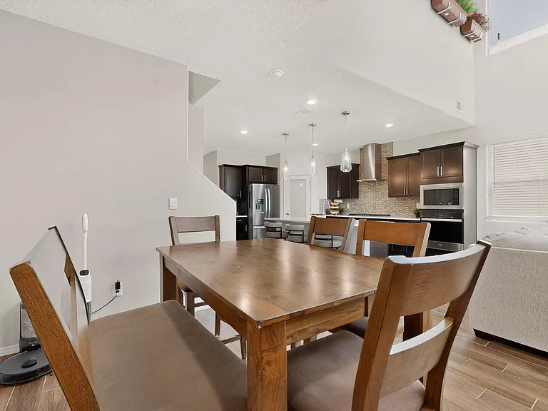 4139 Silver Springs Rd NE — Photo 6