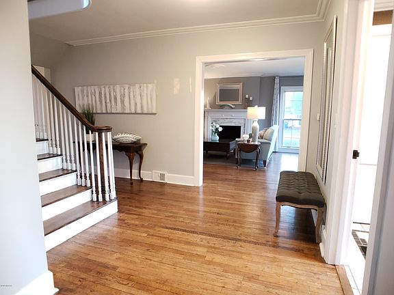 4th image of 1001 Moulton Ave