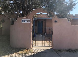 2537 Camino Alfredo, Santa Fe, NM 87505