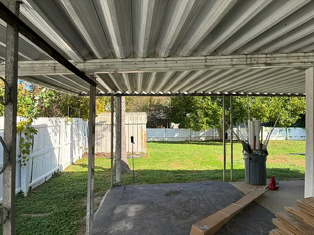 3 bed, 1.5 bath, 1050 sqft, $1,695 — Photo 3