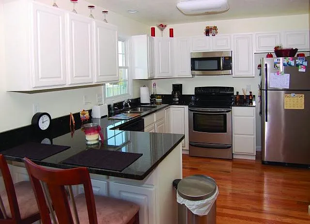 256 Donna Ave photo 1