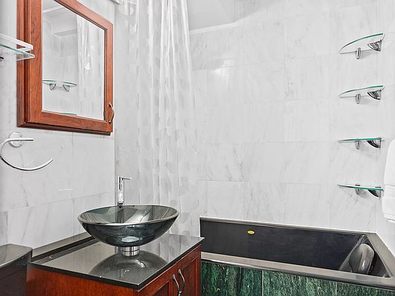4th image of 357 E 57th St APT 9A