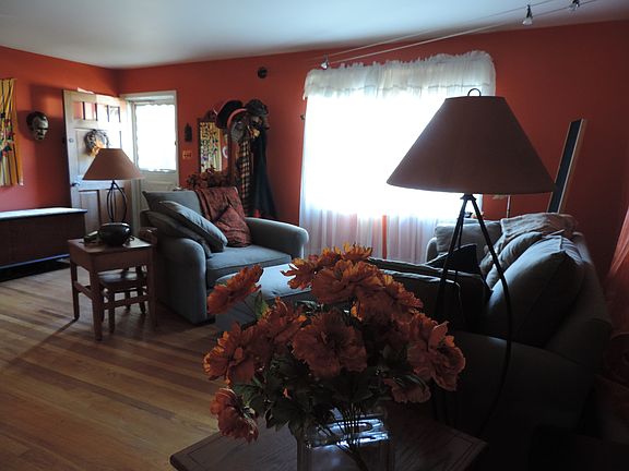 Livng Rm/Foyer - 20'8"x12"9"