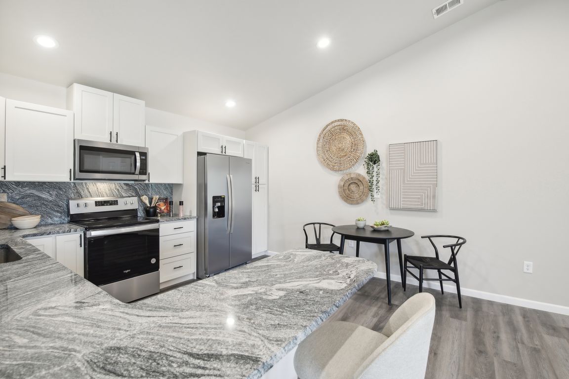 E 78th Ave 9-70-013.jpg