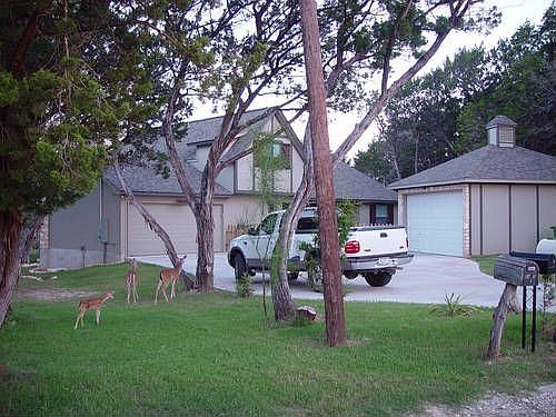 3rd image of 6403 Lynn Ln