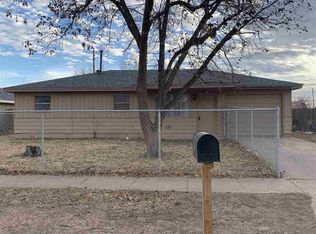 1212 Yale Dr, Roswell, NM 88203