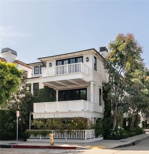 441 3rd St, Manhattan Beach, CA, 90266