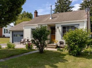 124 Harvey St, Pleasant Gap, PA 16823