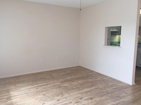 3rd image of 2800 Indian River Blvd
