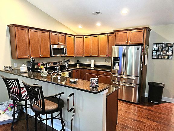 5th image of 515 Gardendale Dr #515