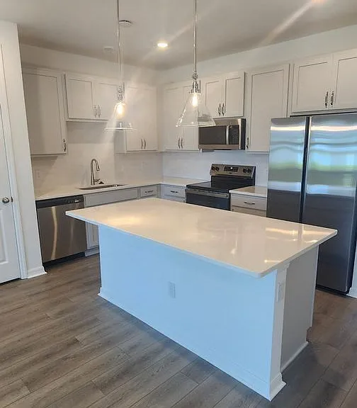 1379 Bluewater Ln — Photo 10