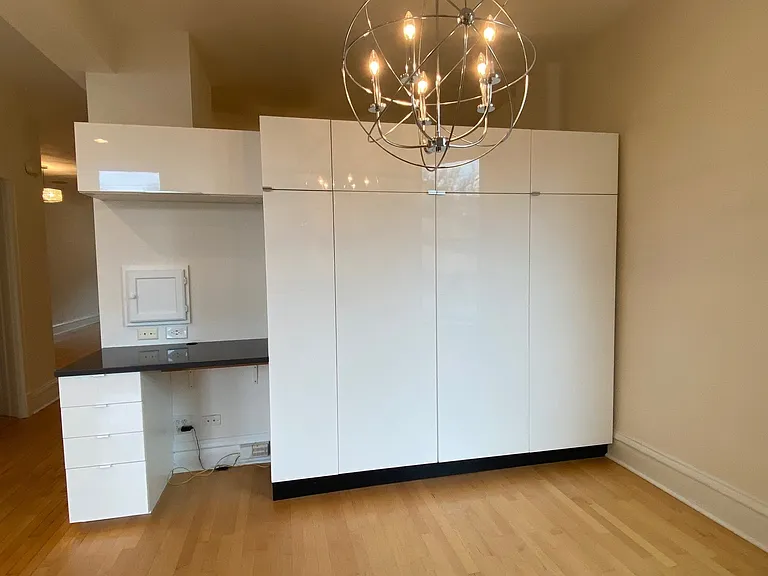2441 N Mozart St — Photo 8