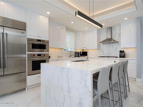 5th image of 405 Miramar Avenue N S East Cor #302