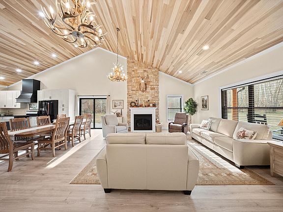 5th image of 325 Sinking Rd