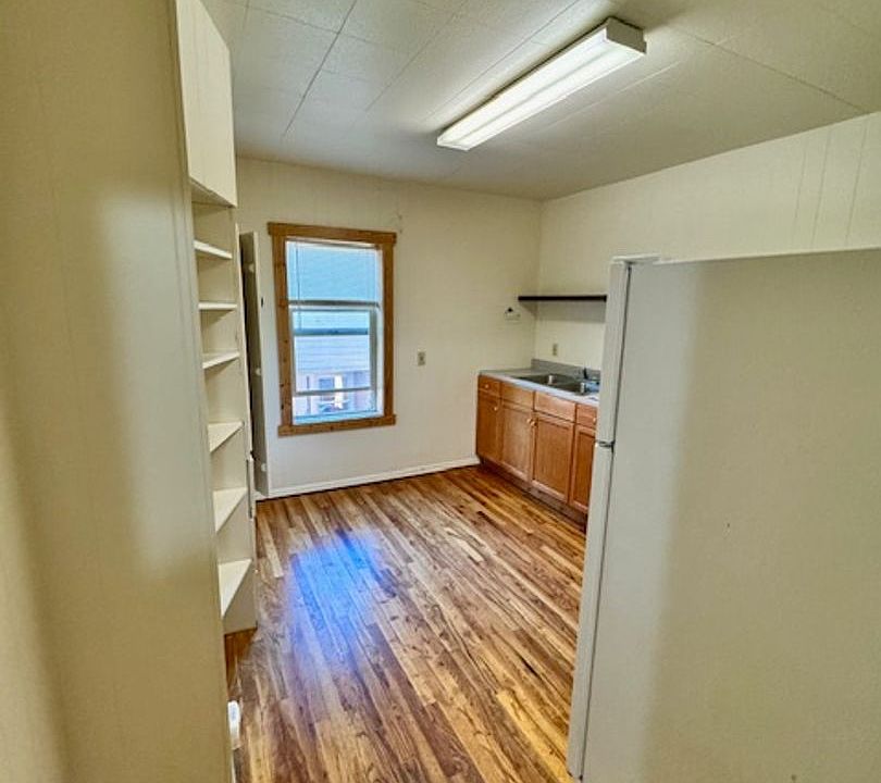 1st image of 609 S 9th Ave #B