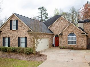 110 Blue Grass Ct, Oxford, GA