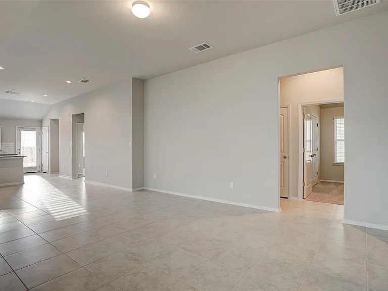 171 White Dunes Dr — Photo 7