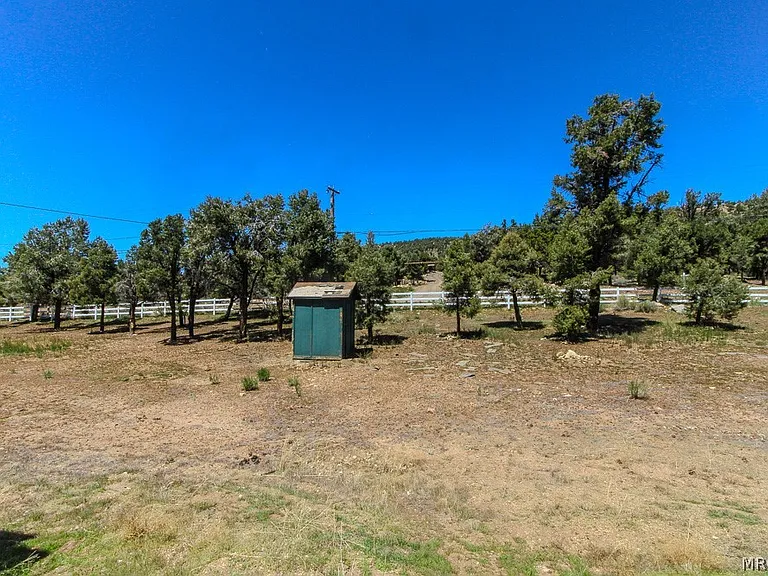 46784 Pioneertown Rd — Photo 42