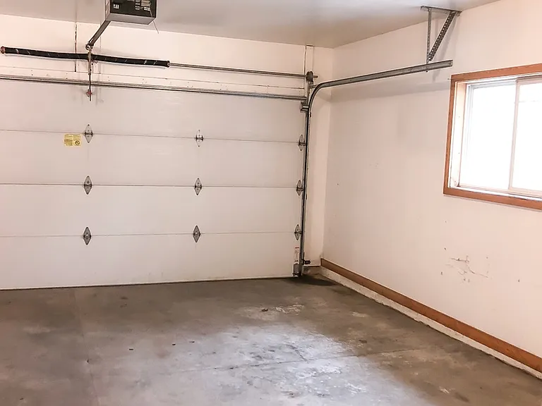 3566-3572 E Meadows Pl — Photo 15