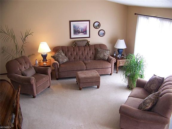 3rd image of 3527 Monterey Cir