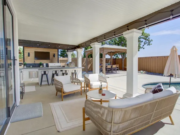 1101 Danielle Dr, Roseville, CA 95747