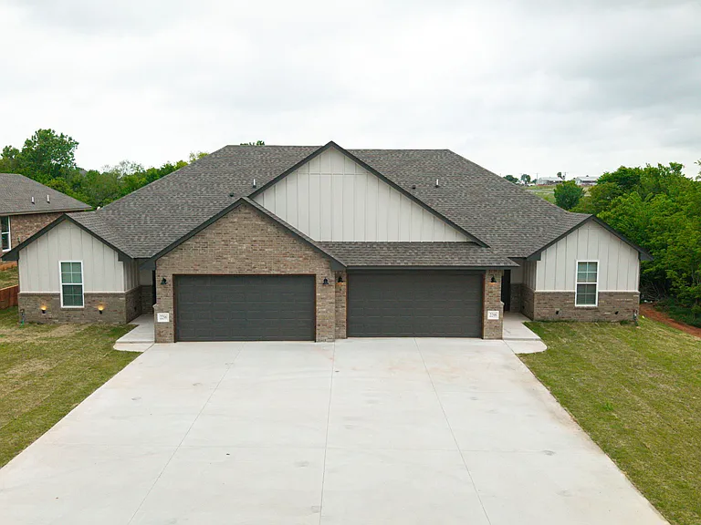 2298 E Sooner Rd — Photo 42