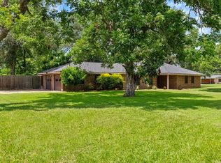 202 W West St, El Campo, TX 77437