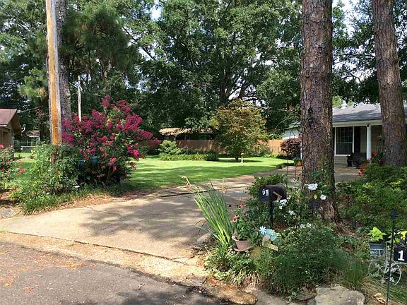3rd image of 102 Brentwood Dr