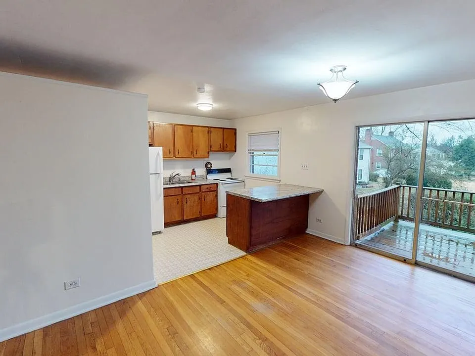 130 Apple Tree Rd