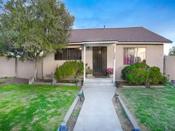 1174 S 1st Avenue, Dinuba, CA 93618