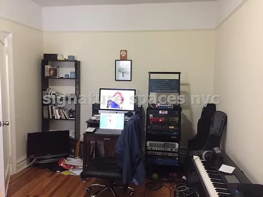 Rented by Signature Spaces NYC Corp | media 39