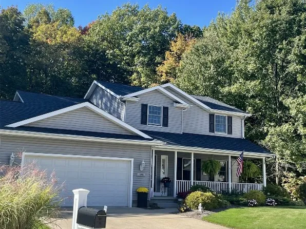1098 Jonathan Dr, Erie, PA 16509