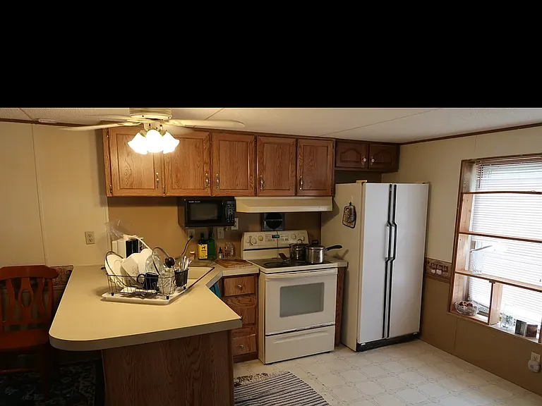 706 Monson St — Photo 4