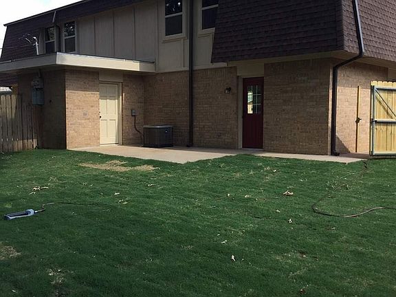 4th image of 2909-2911 Greenhills Dr