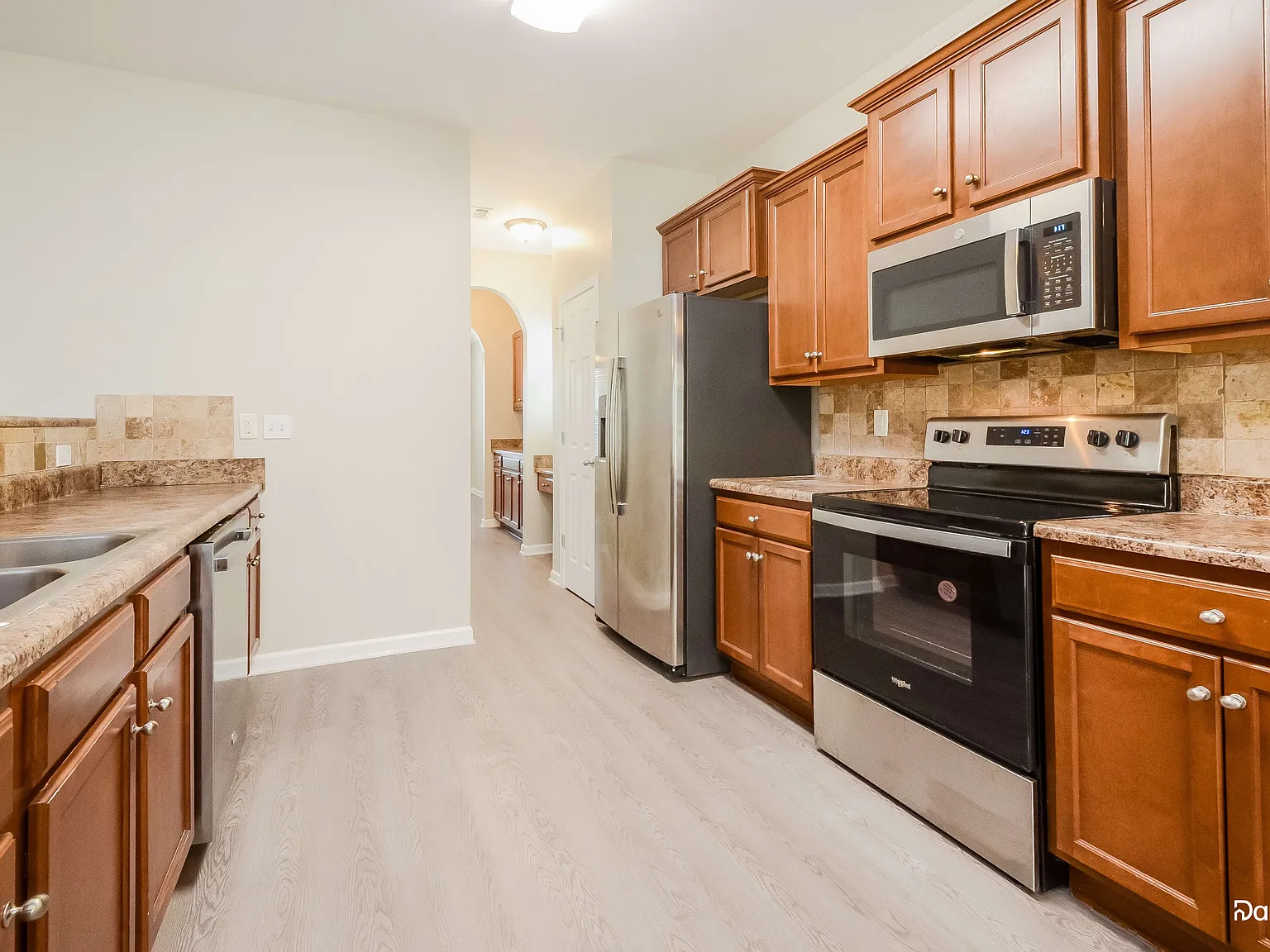 3 bed, 2.5 bath, 2209 sqft, $2,120 — Photo 4