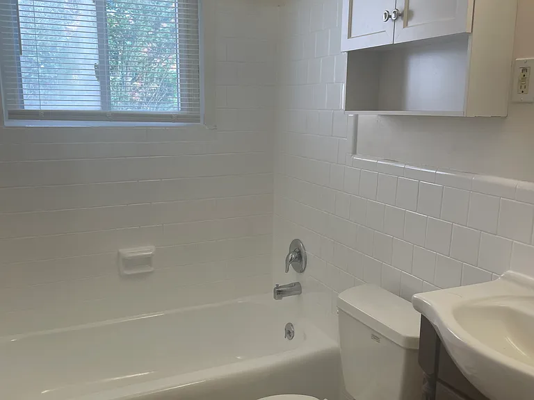 Ballston Gardens — Photo 10