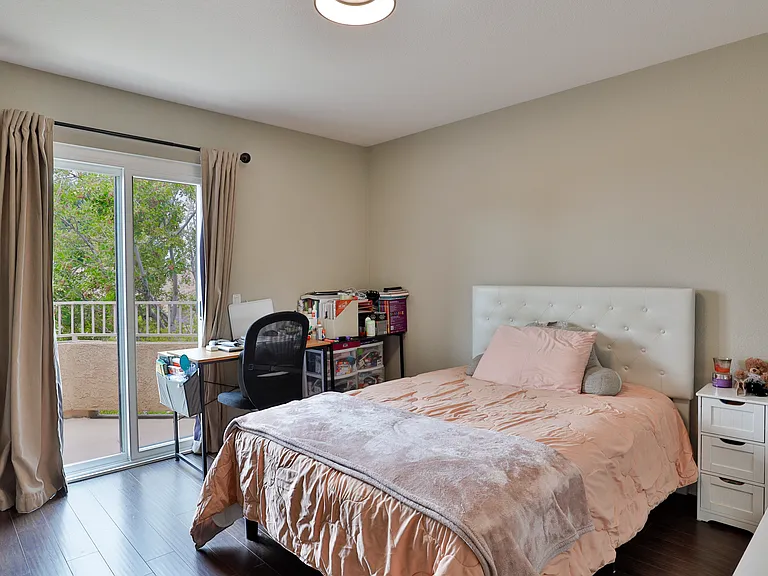 2320 Del Mar Way #305 — Photo 11