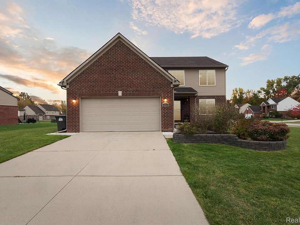 1st image of 26653 Lakepointe Dr