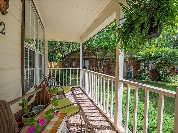 3rd image of 2202 E Bristol Pl